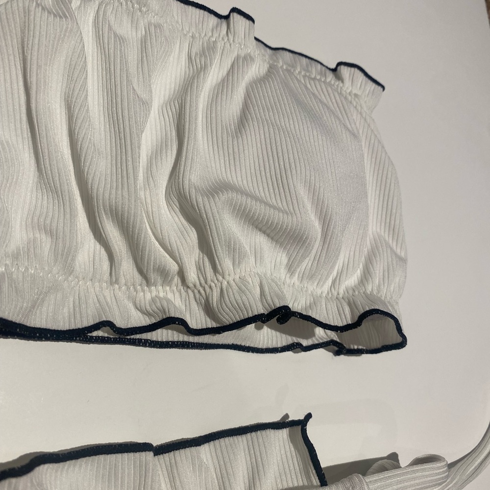BRAND NEW: Ruffle Bikini - Picture 2 of 4